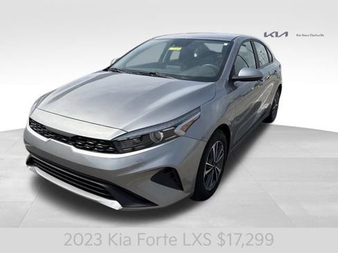 Certified 2023 Kia Forte LXS FWD image 4