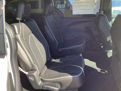 New 2026 Chrysler Pacifica Limited w/ S Appearance Package image 34