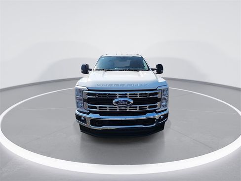 New 2026 Ford F250 XLT w/ FX4 Off-Road Package image 3