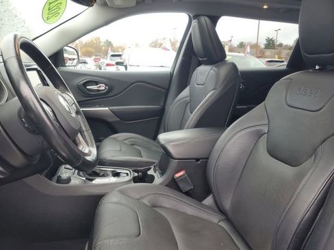 Used 2021 Jeep Cherokee Limited image 16