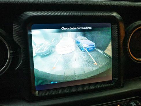 Used 2023 Jeep Wrangler Unlimited Sahara image 19