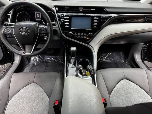 Used 2019 Toyota Camry LE w/ Carpet Mat Package image 38