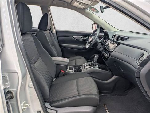 Used 2018 Nissan Rogue SV FWD image 19