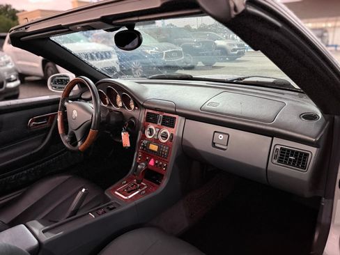 Used 2003 Mercedes-Benz SLK 320 image 29