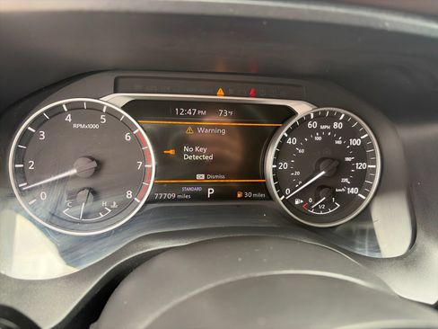 Used 2022 Nissan Rogue SV FWD image 16