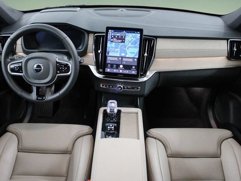 Used 2025 Volvo XC90 B5 Ultra AWD/4WD image 19