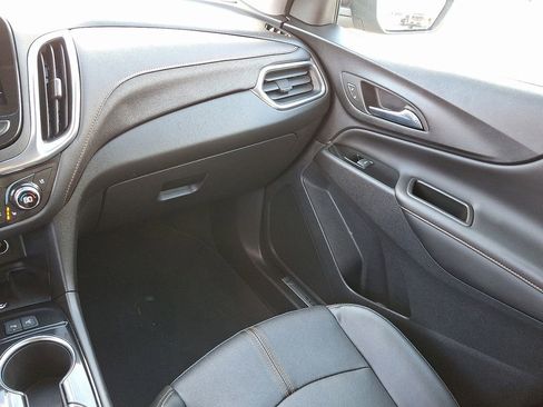 Used 2022 Chevrolet Equinox Premier image 17