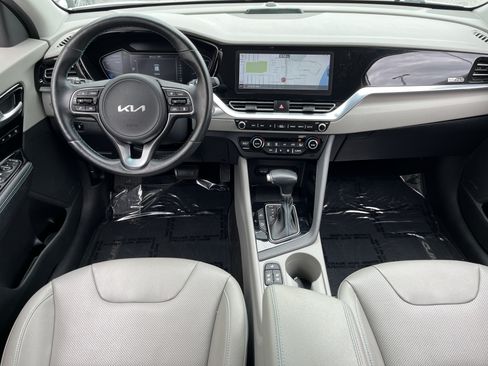 Used 2022 Kia Niro EX Premium FWD image 18