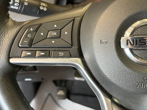 Used 2018 Nissan Rogue SV w/ Premium Package AWD/4WD image 11