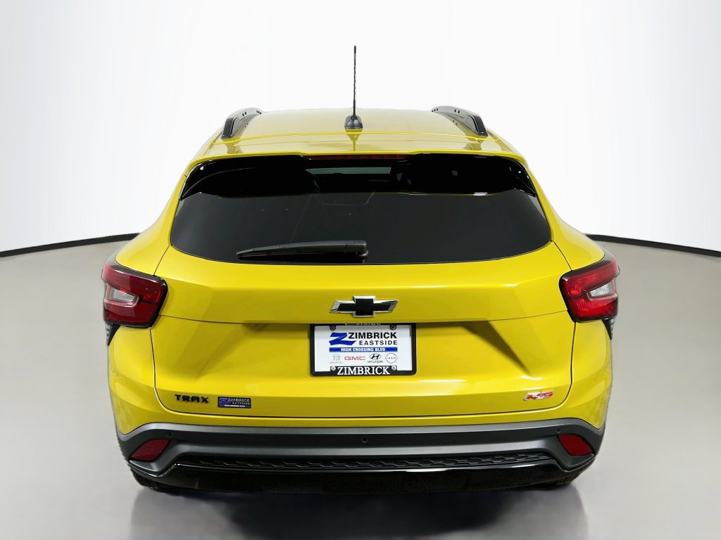 Used 2025 Chevrolet Trax RS w/ Driver Confidence Package FWD image 6
