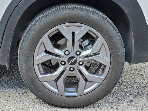 Used 2024 Kia Seltos S FWD image 13