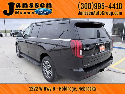 Used 2025 Ford Expedition Max Active AWD/4WD image 8