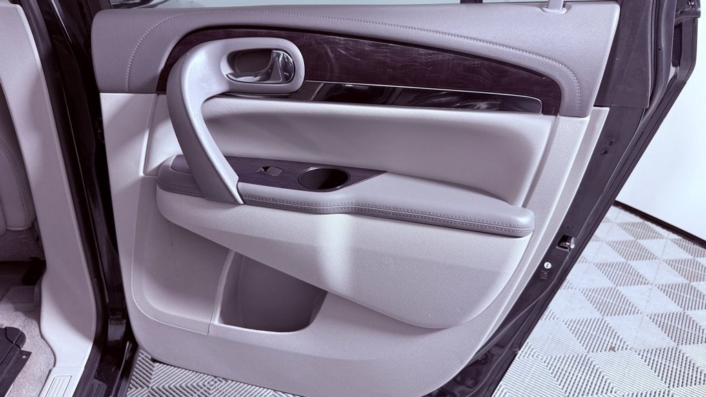 Used 2015 Buick Enclave Leather FWD image 26