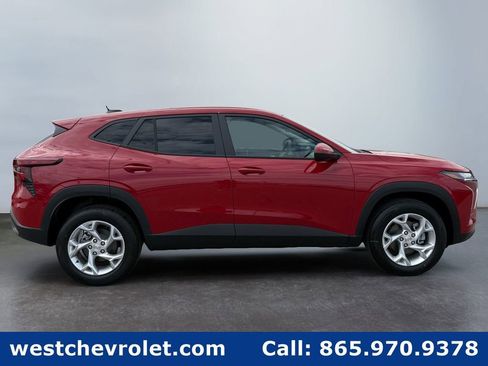 New 2026 Chevrolet Trax LS w/ LS Convenience Package FWD image 2