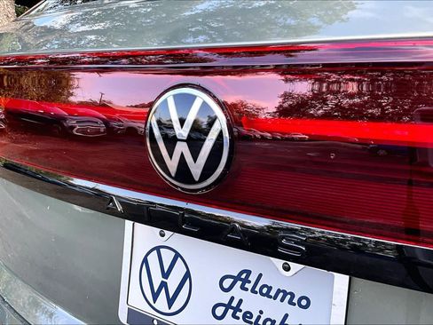 New 2026 Volkswagen Atlas Cross Sport SEL R-Line image 15