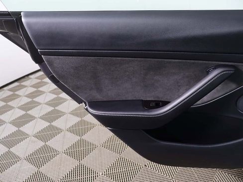 Used 2023 Tesla Model 3 Standard Range image 27