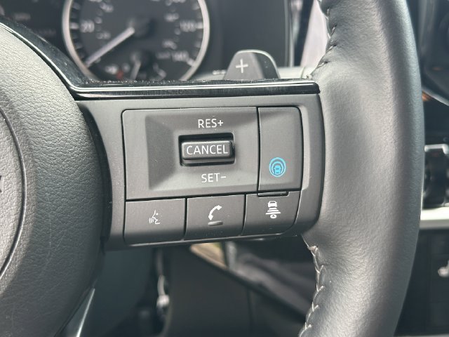 Certified 2025 Nissan Pathfinder SL FWD image 28