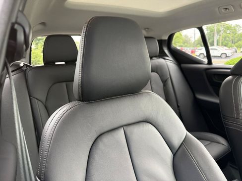 Used 2024 Volvo XC40 B5 Ultimate w/ Protection Package Premier AWD/4WD image 36