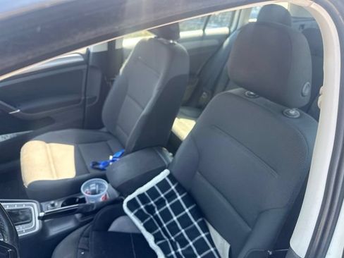 Used 2016 Volkswagen Golf S FWD image 9