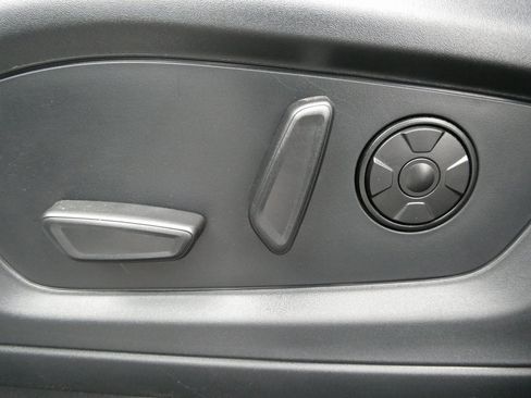 Used 2025 Ford Explorer Platinum w/ Ultimate Package image 28