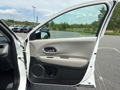 Used 2016 Honda HR-V EX-L image 16
