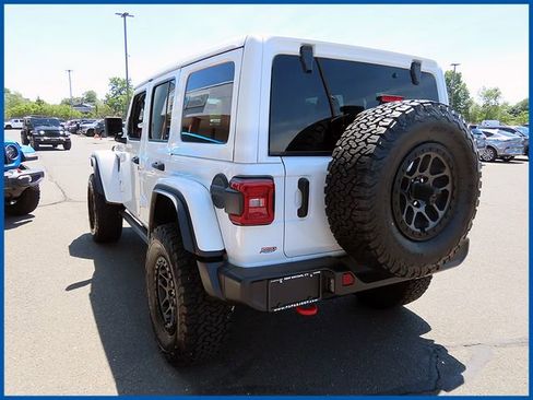 Used 2022 Jeep Wrangler Unlimited Rubicon w/ Xtreme Recon 35" Tire Package AWD/4WD image 5
