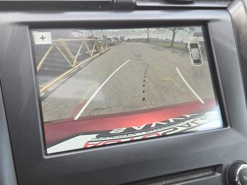 Used 2018 Ford Fusion SE w/ Equipment Group 201A FWD image 6