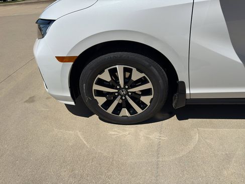 New 2026 Honda Odyssey EX-L image 9