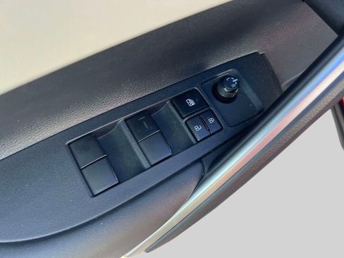 Used 2023 Toyota Corolla Cross LE w/ Moonroof Package image 19