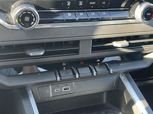 Used 2024 Chevrolet Colorado Trail Boss w/ Advanced Trailering Package image 31