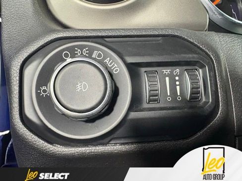 Used 2018 Jeep Wrangler Sport AWD/4WD image 19
