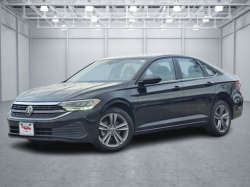 Used 2024 Volkswagen Jetta SE image 1