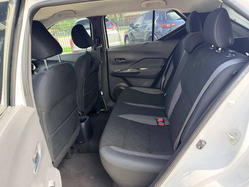 Used 2018 Nissan Kicks SV FWD image 12