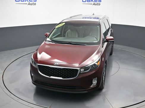Used 2017 Kia Sedona SX image 47