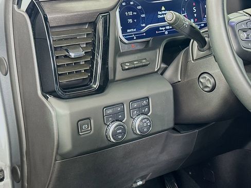 Used 2024 GMC Sierra 1500 AT4 w/ Technology Package AWD/4WD image 10