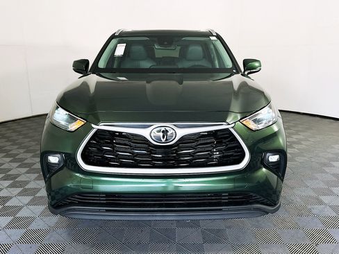 Used 2023 Toyota Highlander XLE FWD image 8