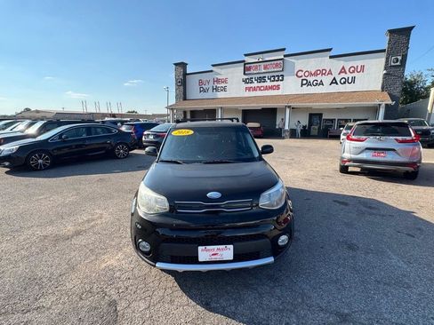 Used 2018 Kia Soul + FWD image 2