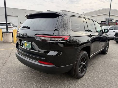 New 2025 Jeep Grand Cherokee L Altitude image 8