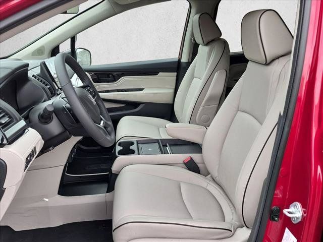New 2026 Honda Odyssey Touring image 4