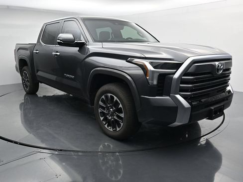 Used 2026 Toyota Tundra Limited AWD/4WD image 2