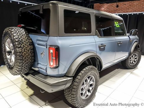 Used 2023 Ford Bronco Badlands image 12