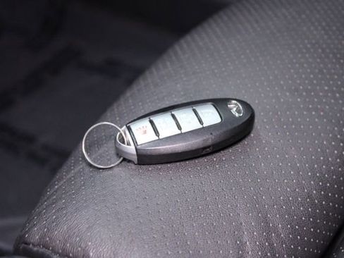 Used 2013 INFINITI G37 Journey w/ Premium Pkg image 17