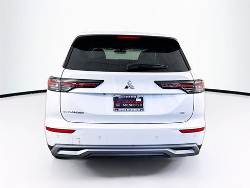 New 2026 Mitsubishi Outlander SE image 23