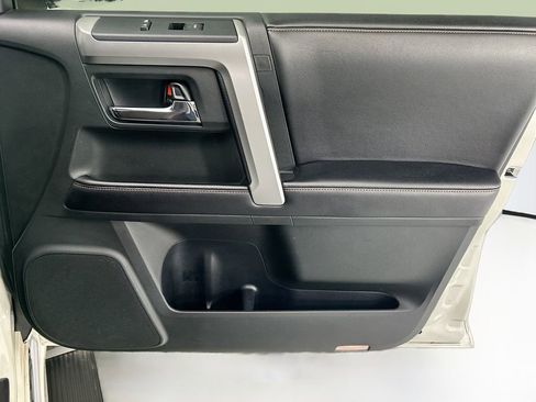 Used 2016 Toyota 4Runner Limited AWD/4WD image 24