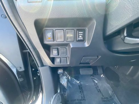Certified 2026 Nissan Frontier SV w/ SV Convenience Package AWD/4WD image 17