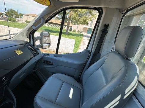 Used 2018 Ford Transit 250 138 RWD image 13