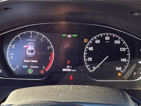 Used 2018 Honda Accord Touring image 11