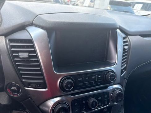 Used 2020 Chevrolet Suburban LT RWD image 17