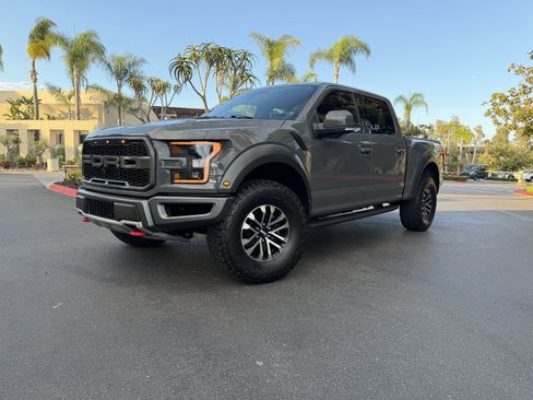 Used 2018 Ford F150 Raptor w/ Equipment Group 802A Luxury AWD/4WD image 1