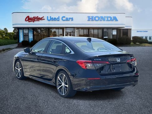 Used 2023 Honda Civic Touring image 3